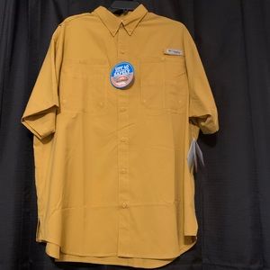 NWT Columbia size Large button down shirt.